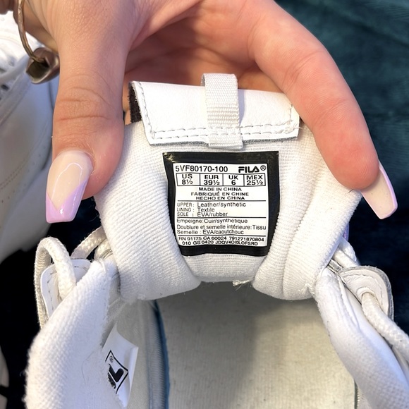 all white filas - Picture 4 of 4